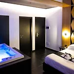 Maximum Hub Suite&spa Παλέρμο