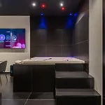 Maximum Hub Suite&spa
