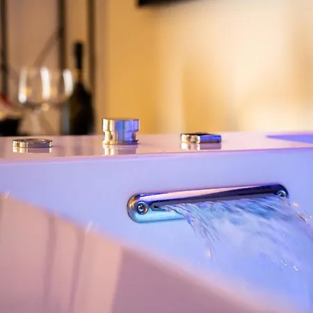 Maximum Hub Suite&spa Palerme