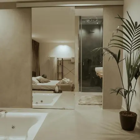 Maximum Hub Suite&spa Couette-café