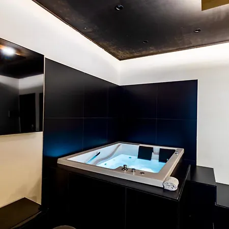 Maximum Hub Suite&spa