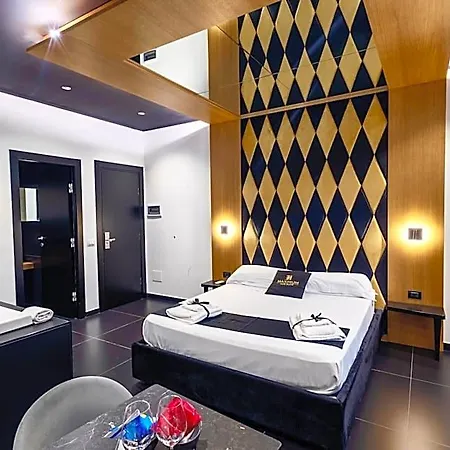 Maximum Hub Suite&spa Oda ve Kahvaltı 4*