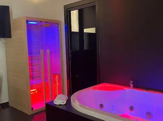 Maximum Hub Suite&spa Panzió Palermo