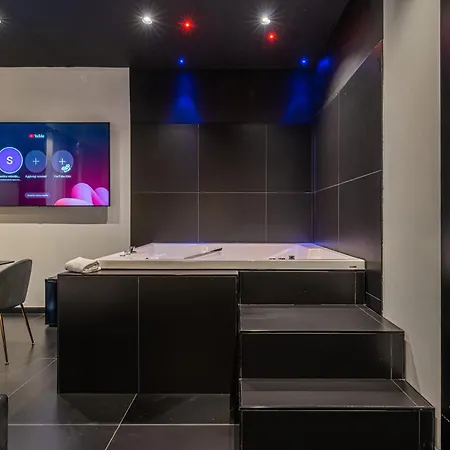 Maximum Hub Suite&spa